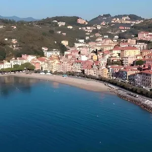 https://lerici-damare-a-3-min-dalla-spiaggia.hotelitalianriviera.com